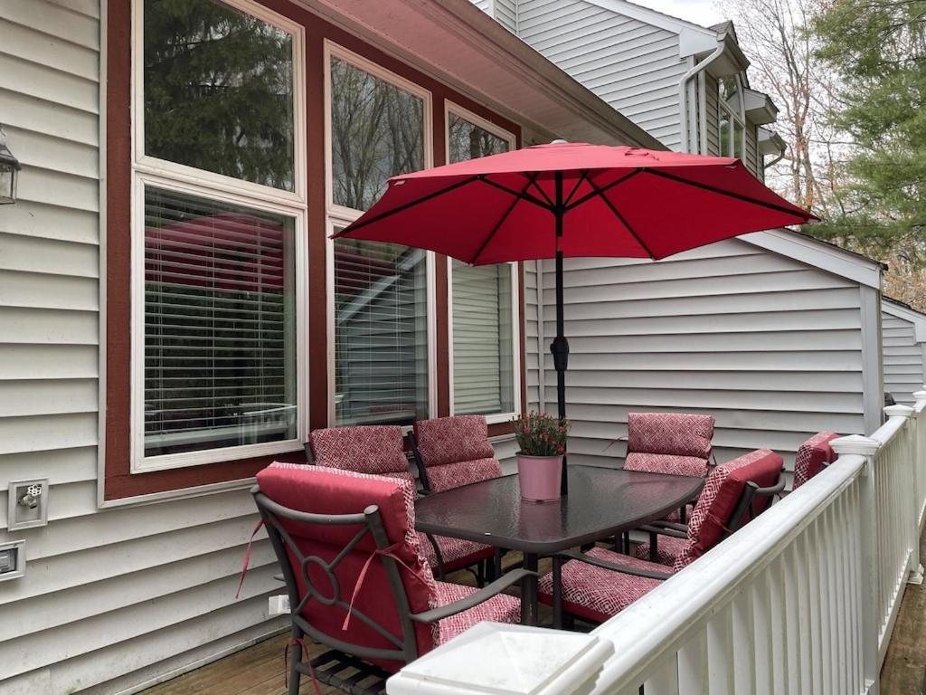 Beautiful Lake Harmony Townhouse At Big Boulder Lake And Ski Area エクステリア 写真